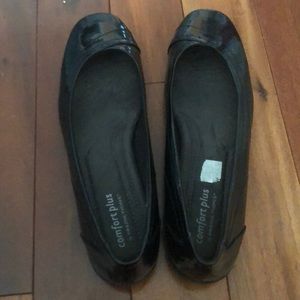 13W Faux Patent Leather Flats